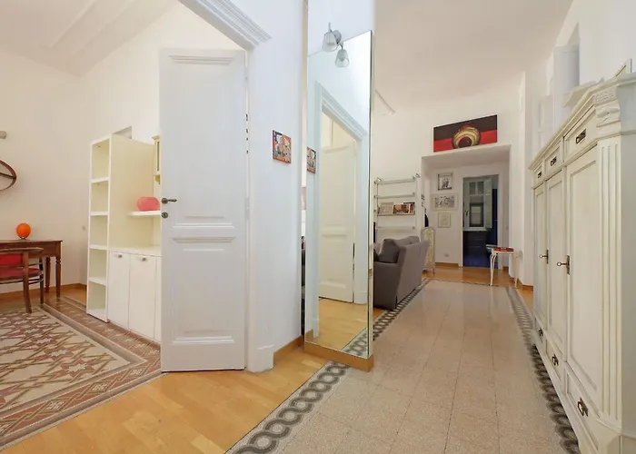 Parioli, Bright And Quiet 2br By Halldis דירה