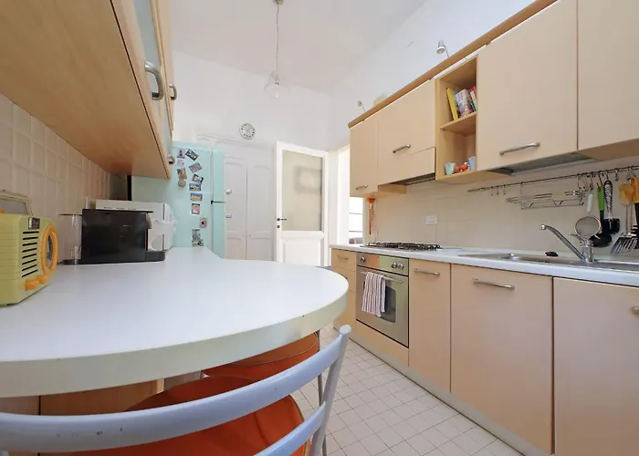Parioli, Bright And Quiet 2br By Halldis * רומא